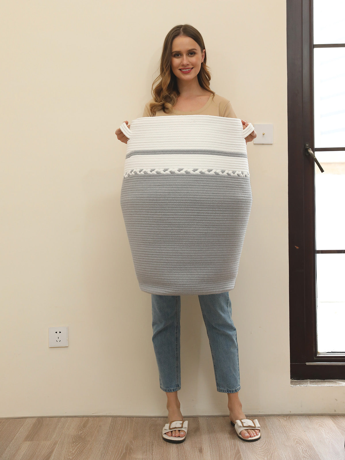 26" x 20" Large Tall Flagon Cotton Rope Storage Basket with Lid, White/Grey