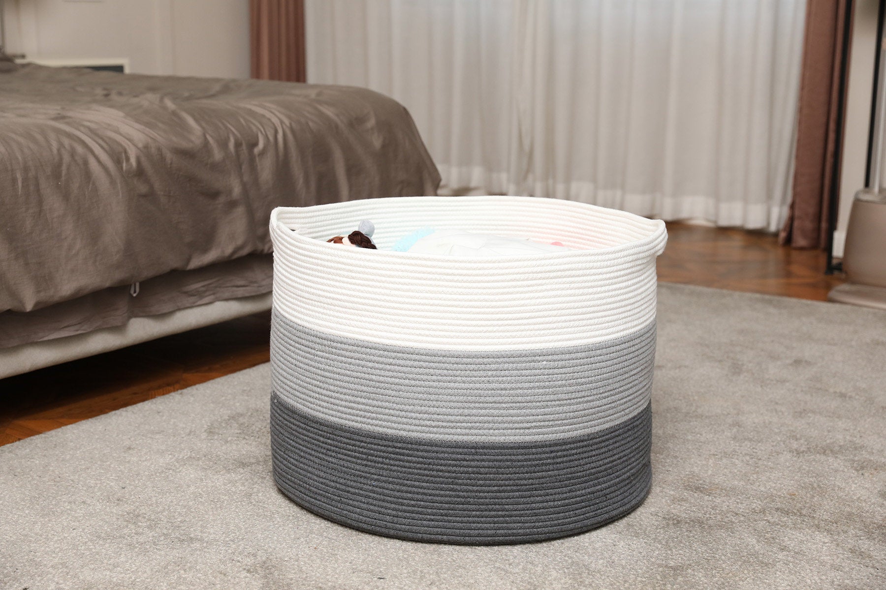 Extra large storage basket for online blankets